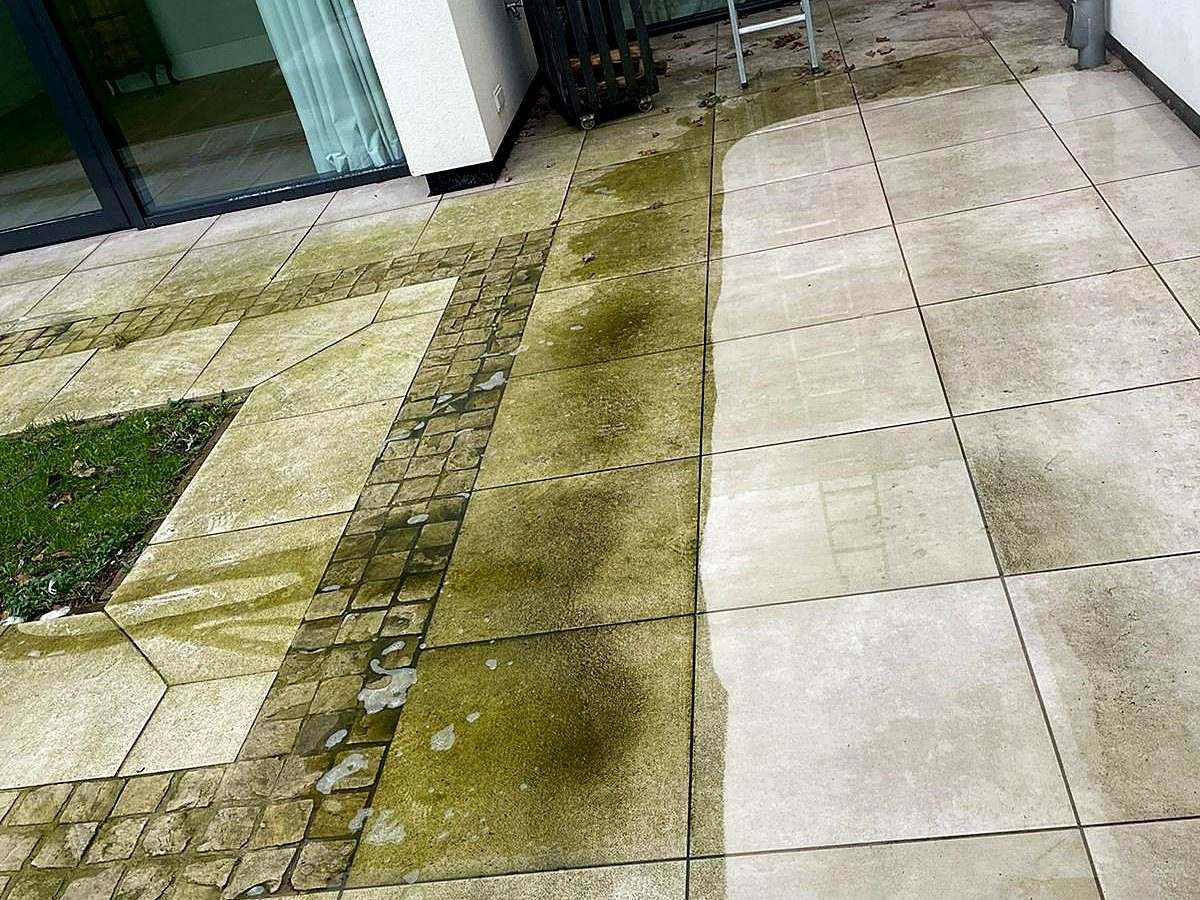Terras en gevelreiniging met duidelijk schoon resultaat